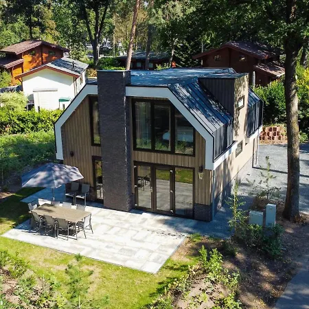 Family In Forest Park Holiday home Hoenderloo