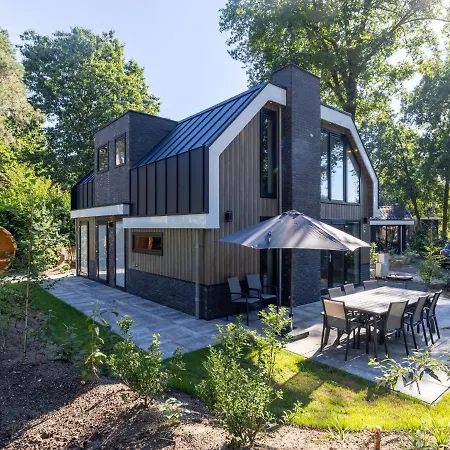 Family In Forest Park Holiday home *