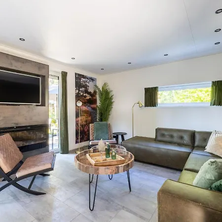 Family In Forest Park Holiday home