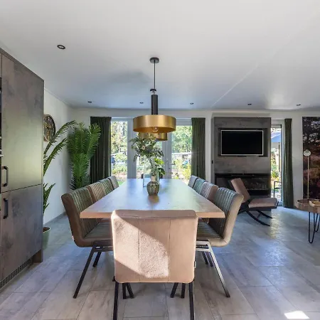 Family In Forest Park * Hoenderloo