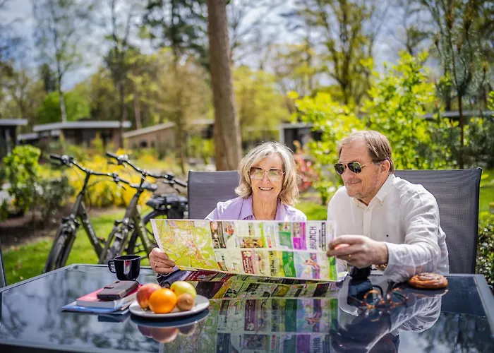Family In Forest Park هونديرلو